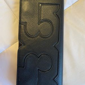 Black Tory Burch clutch
